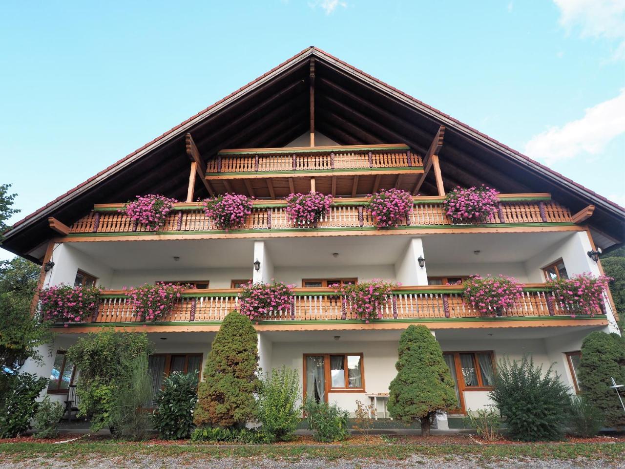 Landgasthof Zum Schwarzen Grat 이스니임알가우 외부 사진