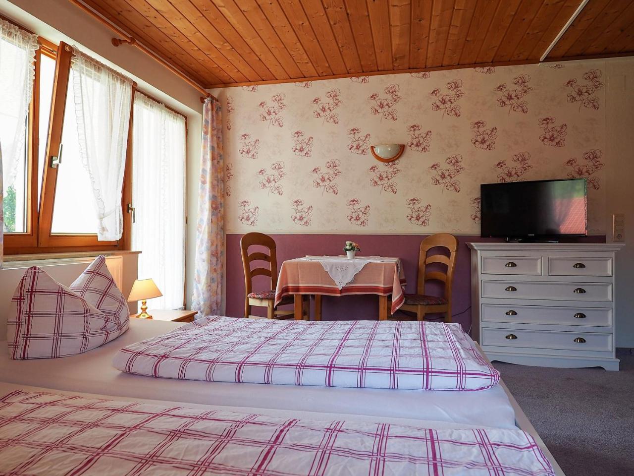 Landgasthof Zum Schwarzen Grat 이스니임알가우 외부 사진